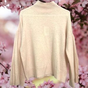 NWT WOMEN’S MUD PIE SWEATER!